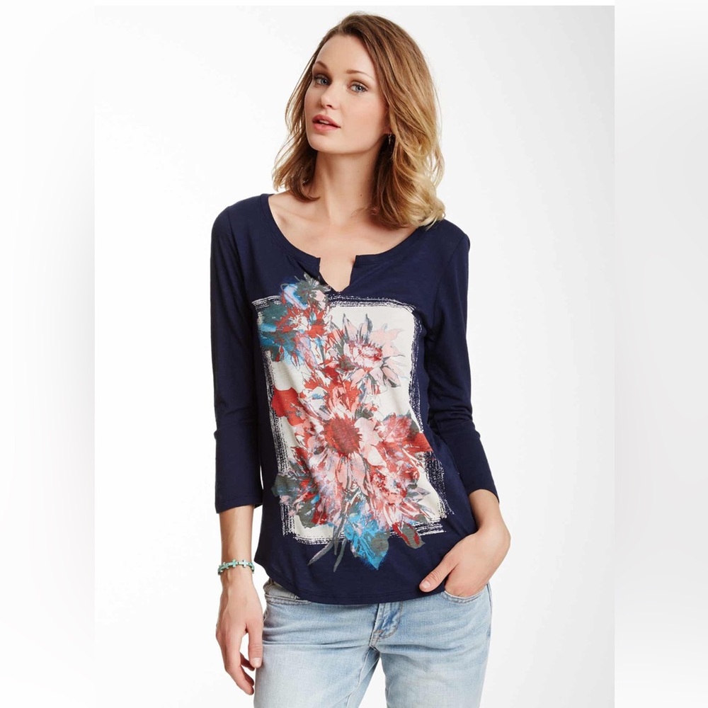 Lucky brand tops in medium